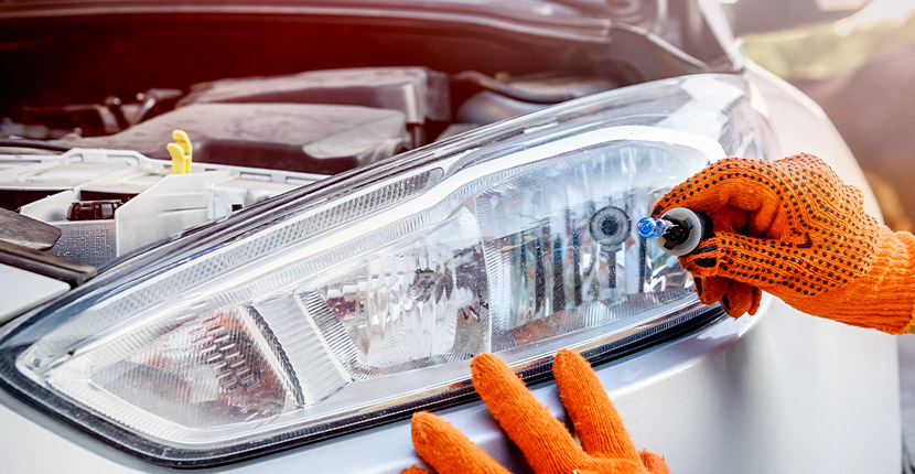 the right auto headlight at Batteries